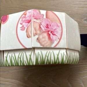 ToeBlooms White Floral Baby “Shoes” NIB